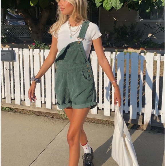 Brandy Seasonal Style Box! - Picture 2 of 4